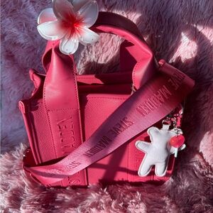 Steve Madden 🍓 Valentines Day Strawberry Pink Satchel + Floral Claw Clip + Charm